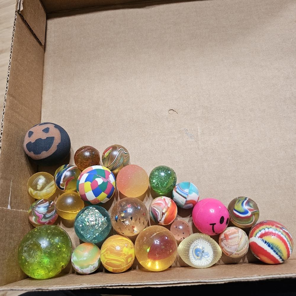VTG Lot 24 Rubber Superball Bouncy Balls SWIRL 90s Smiley Gumball Vending *FLAWS